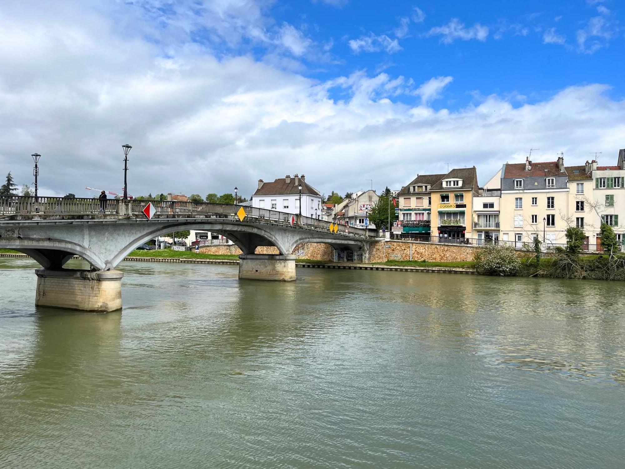 Paris Cocon - Disneyland, Parking, Hypercentre, Train Station Lagny-sur-Marne Экстерьер фото